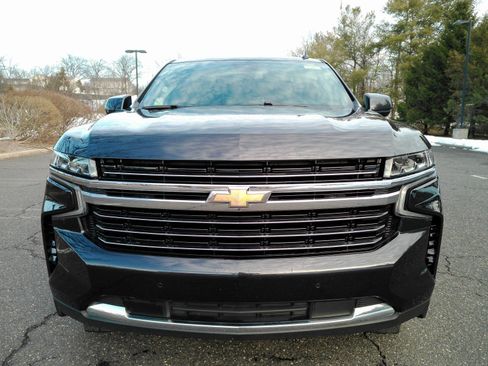 Certified 2024 Chevrolet Suburban LT image 3