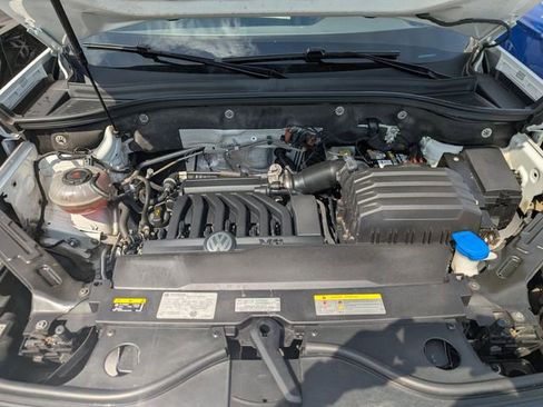 Used 2023 Volkswagen Atlas Cross Sport SEL Premium R-Line AWD/4WD image 9