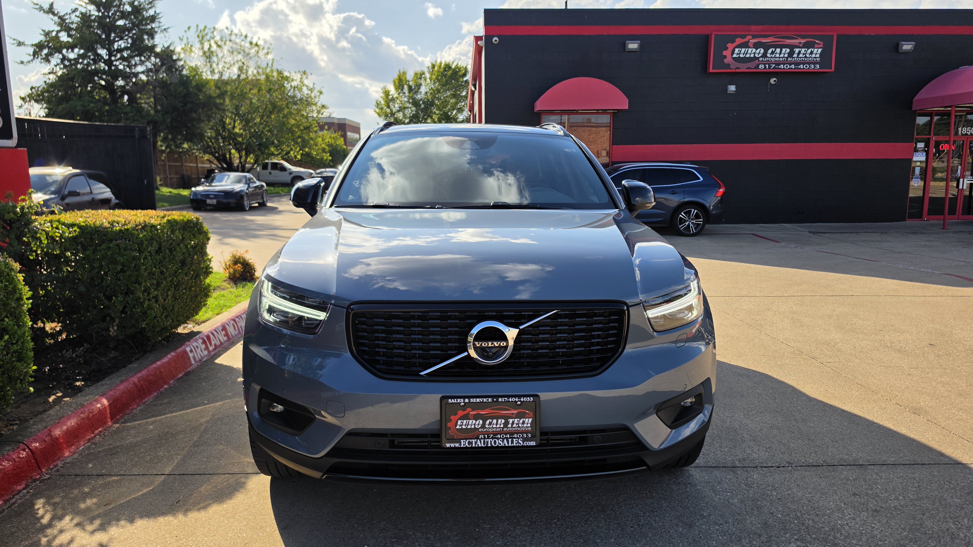 Used 2021 Volvo XC40 T5 R-Design w/ Advanced Package AWD/4WD image 5