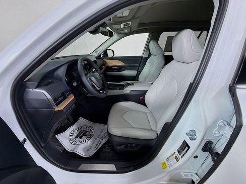 New 2026 Toyota Grand Highlander AWD Hybrid image 11
