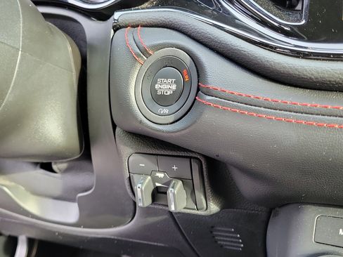 Used 2023 Dodge Durango GT image 28