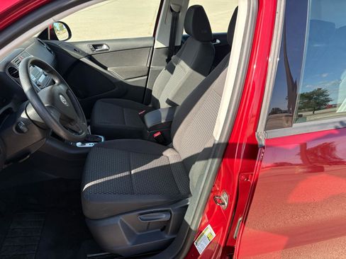 Used 2010 Volkswagen Tiguan S FWD image 47