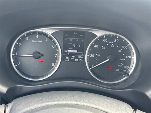 Certified 2025 Nissan Kicks Play S image 31