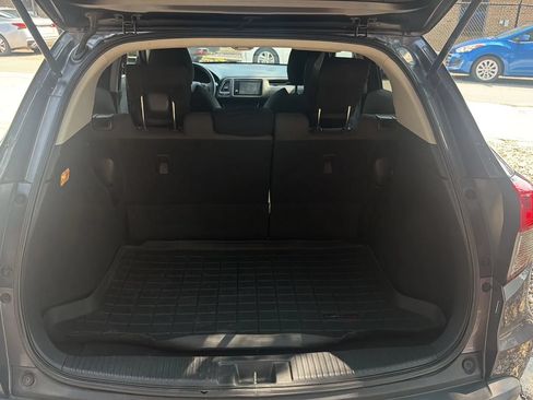 Used 2019 Honda HR-V EX image 9