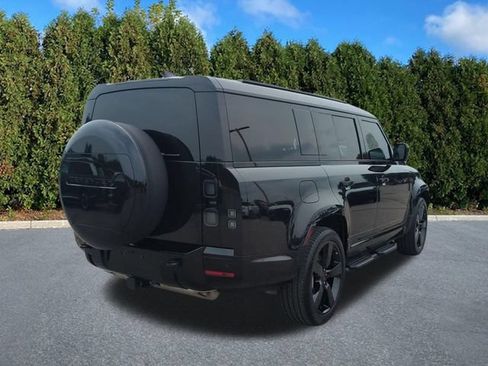 Used 2026 Land Rover Defender 130 X-Dynamic SE AWD/4WD image 4