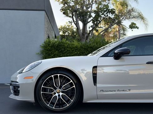 Used 2022 Porsche Panamera Turbo S image 4