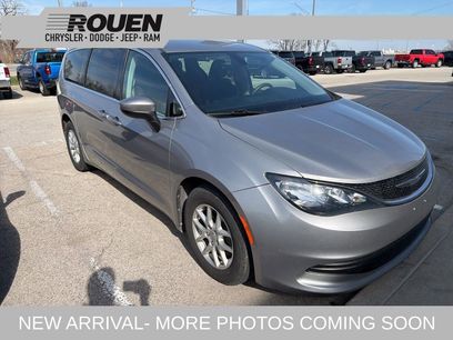 Used 2017 Chrysler Pacifica LX