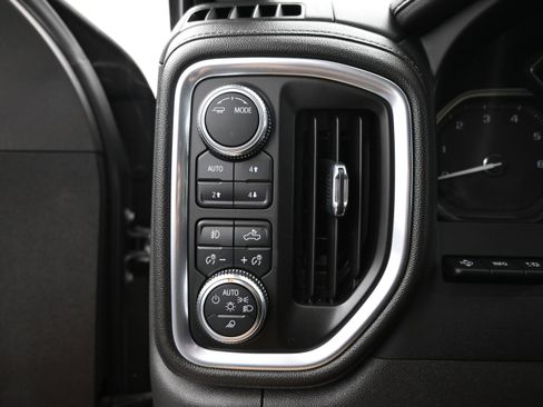 Used 2022 GMC Sierra 1500 Denali w/ Denali Premium Package AWD/4WD image 12