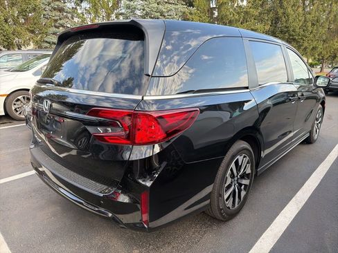 Used 2025 Honda Odyssey EX-L image 3