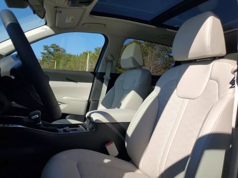 Certified 2025 Kia Sorento S w/ Panoramic Sunroof Package FWD image 11