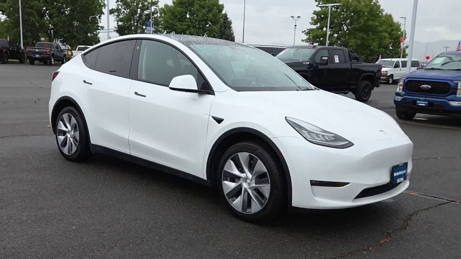 Used 2022 Tesla Model Y Long Range AWD/4WD image 2