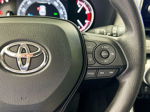 Used 2025 Toyota RAV4 XLE w/ Convenience Package image 19