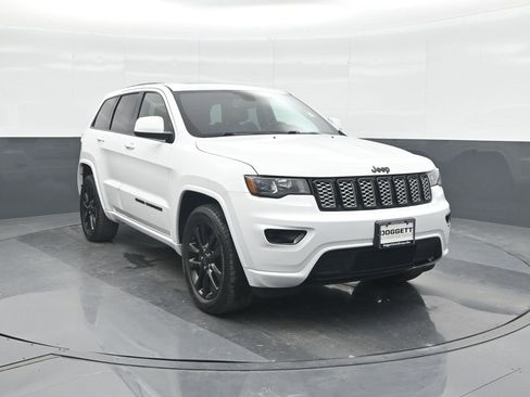 Used 2020 Jeep Grand Cherokee Altitude image 8