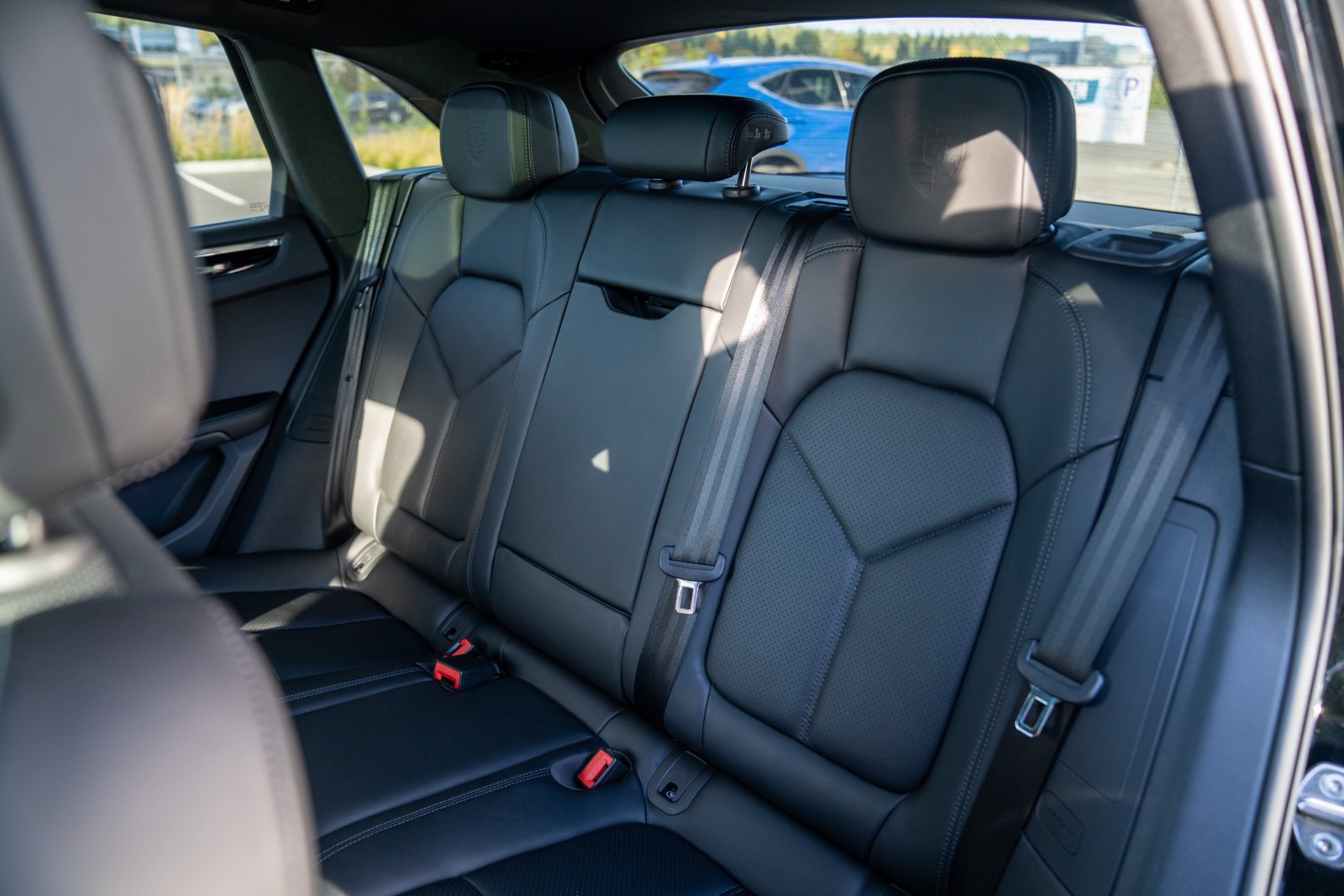 Certified 2026 Porsche Macan AWD/4WD image 24