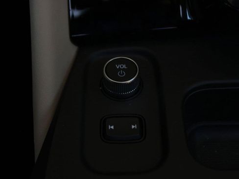 Certified 2025 Acura MDX FWD w/ Technology Package image 36