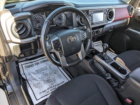Used 2016 Toyota Tacoma SR5 image 9
