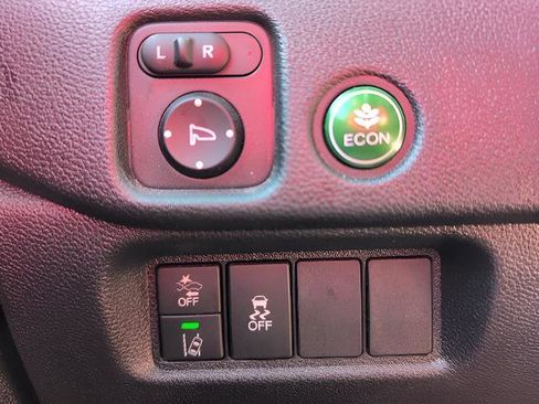 Used 2022 Honda Pilot Sport image 16