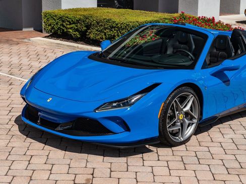 Used 2021 Ferrari F8 Tributo image 5