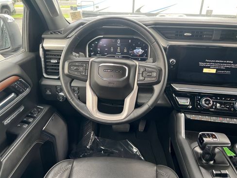 Used 2023 GMC Sierra 1500 Denali w/ Denali Reserve Package AWD/4WD image 15