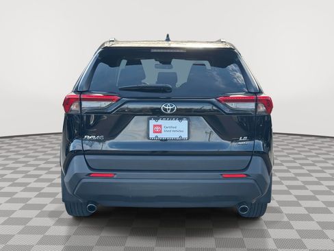 Used 2020 Toyota RAV4 LE image 6