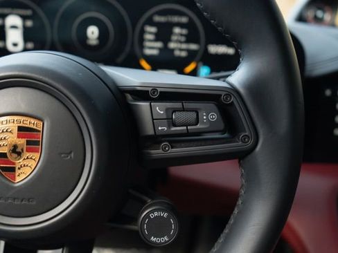 Used 2022 Porsche Taycan image 27