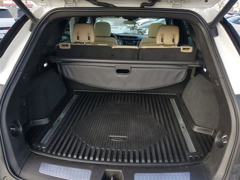 Used 2018 Cadillac XT5 Luxury w/ Driver Awareness Package image 23