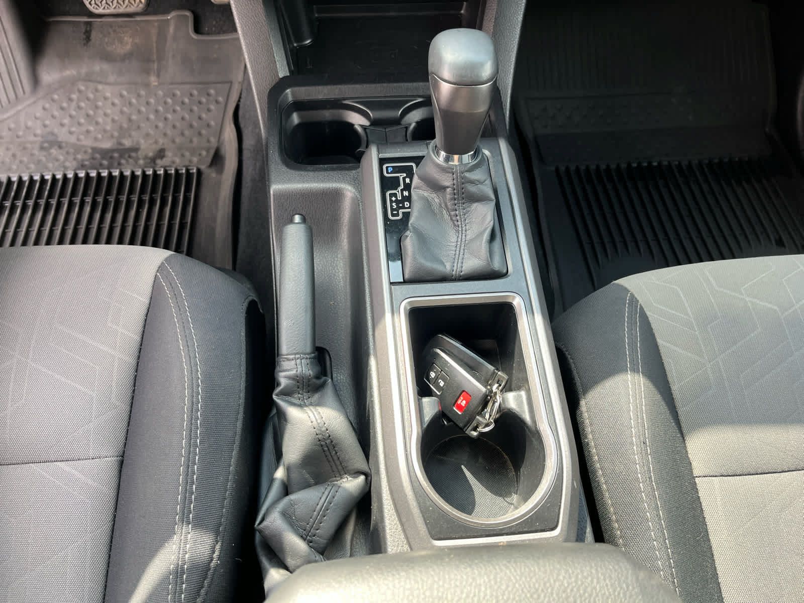 Used 2022 Toyota Tacoma TRD Sport AWD/4WD image 18