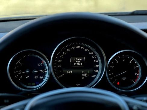 Used 2016 Mercedes-Benz E 350 4MATIC Sedan image 36