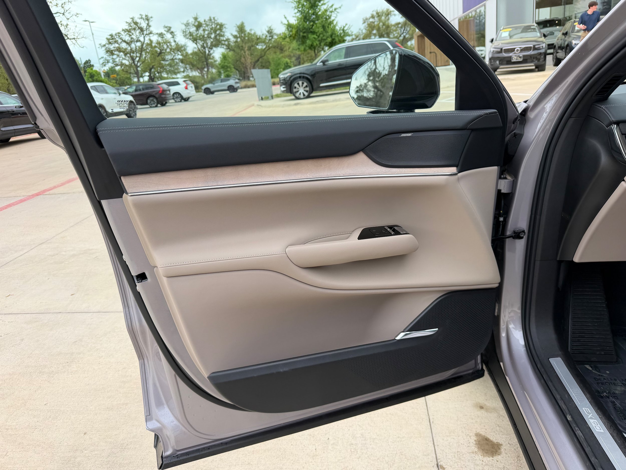 New 2026 Volvo EX90 Plus RWD image 17