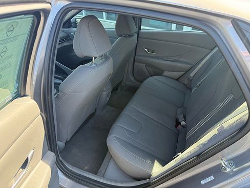 Used 2024 Hyundai Elantra SEL FWD image 18