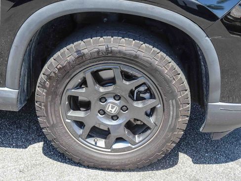 Used 2025 Honda Pilot TrailSport image 7