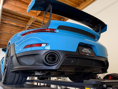 Used 2018 Porsche 911 GT2 RS RWD image 98