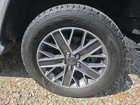 Used 2022 Jeep Wrangler Unlimited Sahara AWD/4WD image 8
