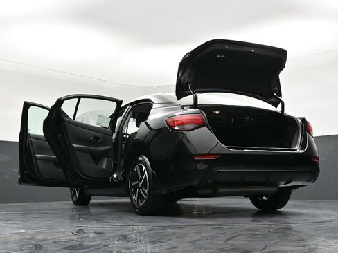 Certified 2025 Nissan Sentra SV image 35