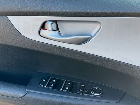 Used 2023 Kia Forte LXS image 23