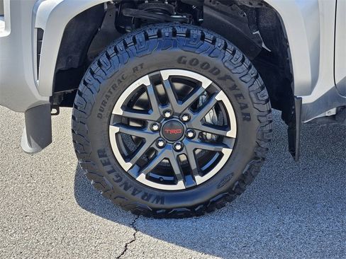 Used 2024 Toyota Tacoma TRD Sport image 9