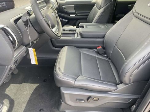 New 2025 Ford Expedition Max Platinum image 13