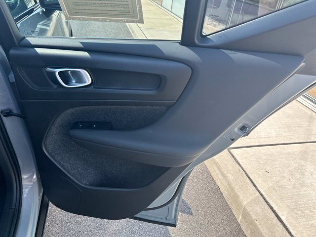 Certified 2024 Volvo XC40 B5 Core AWD/4WD image 12