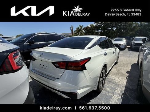 Used 2021 Nissan Altima 2.5 SV w/ SV Premium Package FWD image 7