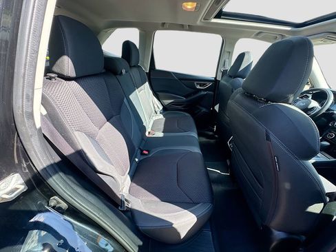 Used 2020 Subaru Forester Premium AWD/4WD image 29