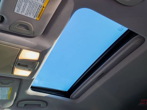 Used 2017 INFINITI QX50 Sport Utility 4D w/ Premium Package image 26