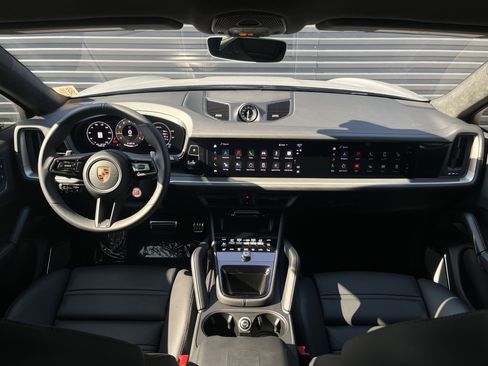 Certified 2025 Porsche Cayenne Turbo GT image 49