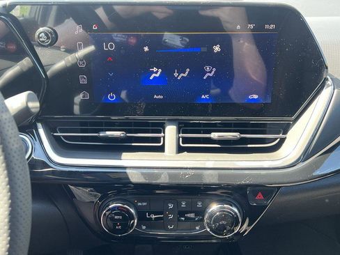 New 2026 Chevrolet Trax RS w/ Sunroof Package FWD image 20