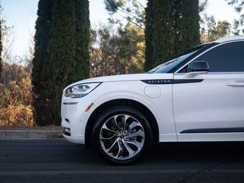 Used 2022 Lincoln Aviator Grand Touring w/ Equipment Group 301A image 9