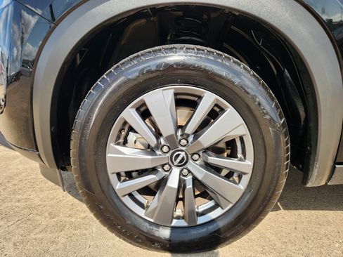 Used 2025 Nissan Pathfinder SV AWD/4WD image 11