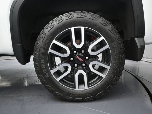 Used 2023 GMC Sierra 1500 AT4 AWD/4WD image 14