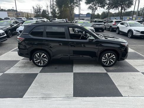 Used 2025 Subaru Forester Touring w/ Popular Package - Touring image 3