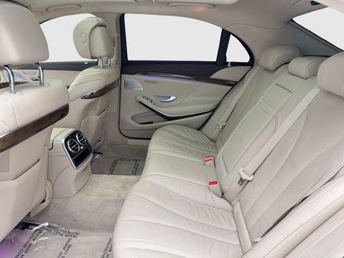Used 2015 Mercedes-Benz S 550 Sedan w/ Sport Package w/ Sport Package image 37