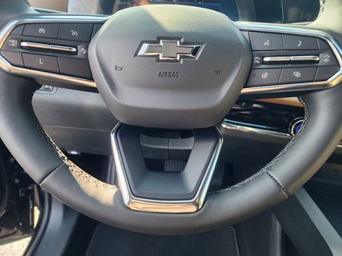 New 2025 Chevrolet Equinox ACTIV w/ Safety and Technology Package image 28