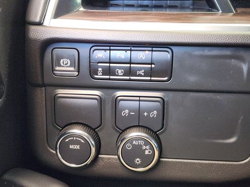 Certified 2025 Chevrolet Tahoe LS image 21